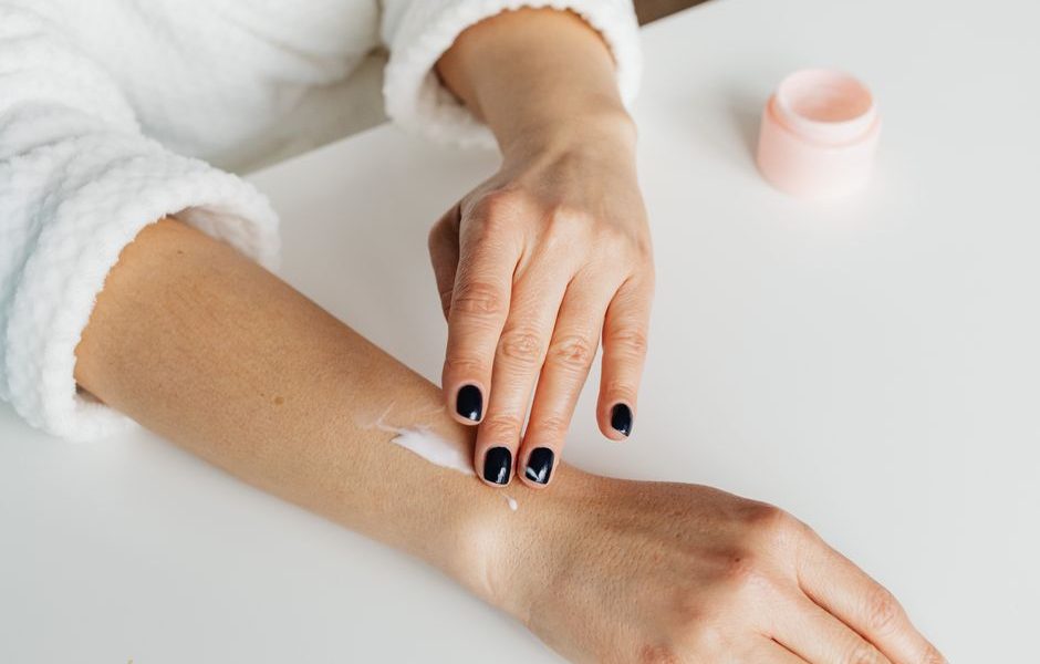Gentle winter skincare routine for dry indoor air