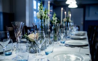 Simple Christmas table decorating on a budget