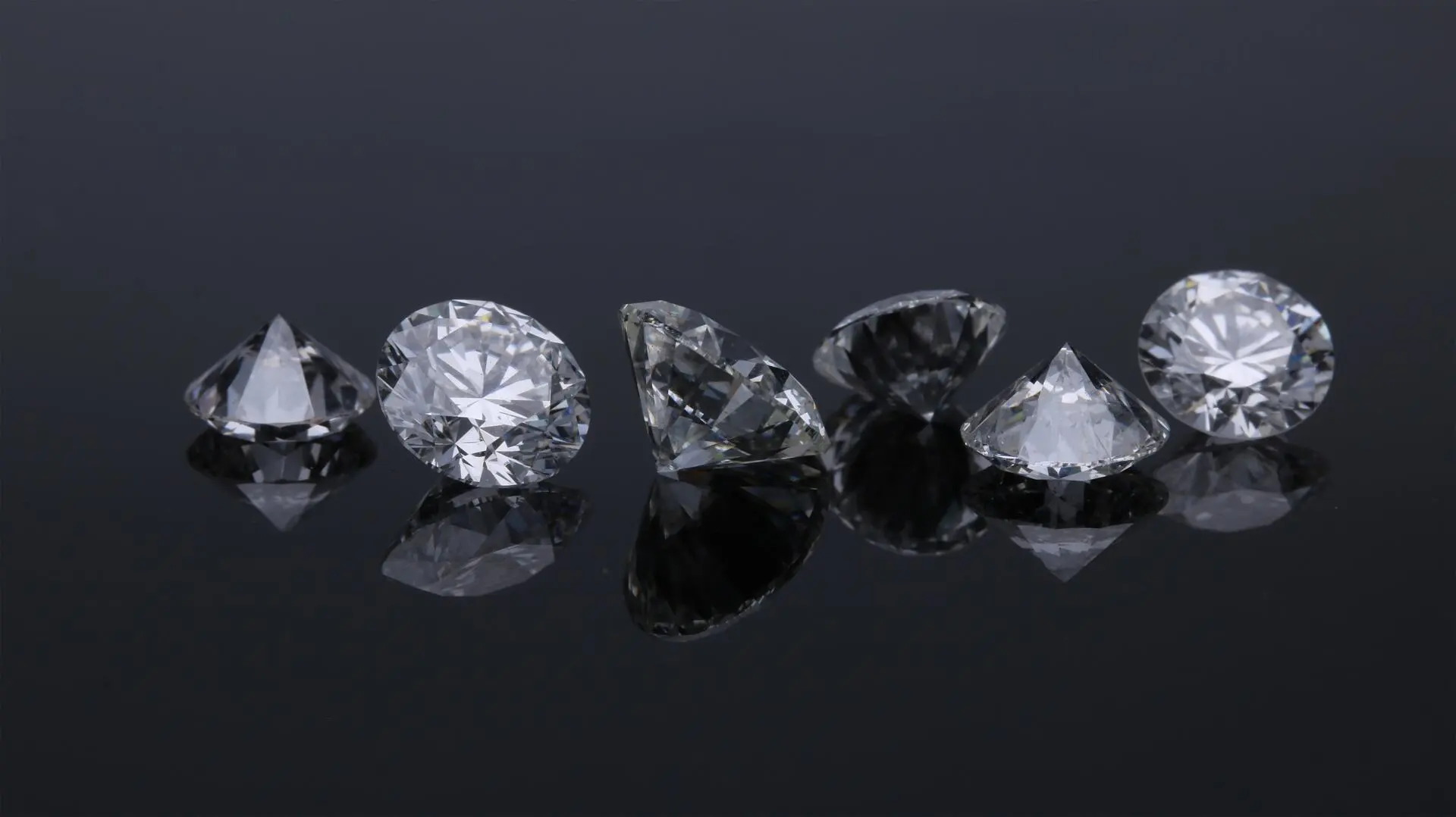 Keeping It On-Trend With American Diamonds: The New Must-Have Of Traditional Jewellery