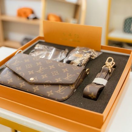 Fashion Accessories Qatar: Fashion Accessories in Qatar: What to Buy, What to Skip