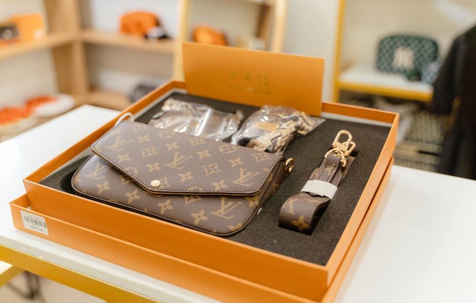 Fashion Accessories Qatar: Fashion Accessories in Qatar: What to Buy, What to Skip
