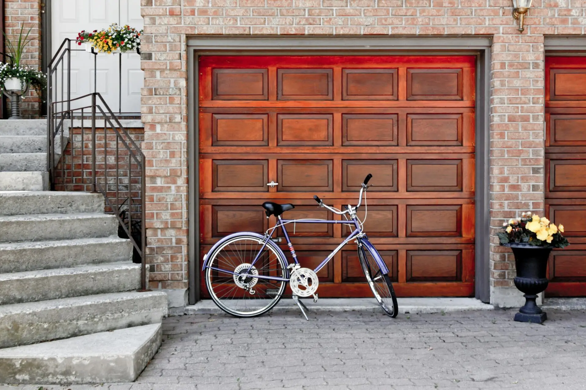 Top Garage Door Trends to Enhance Curb Appeal